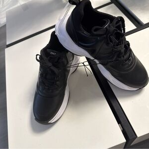 DKNY Decorah Women’s Sneakers - Black/White Chunky Sole - Size 7 US